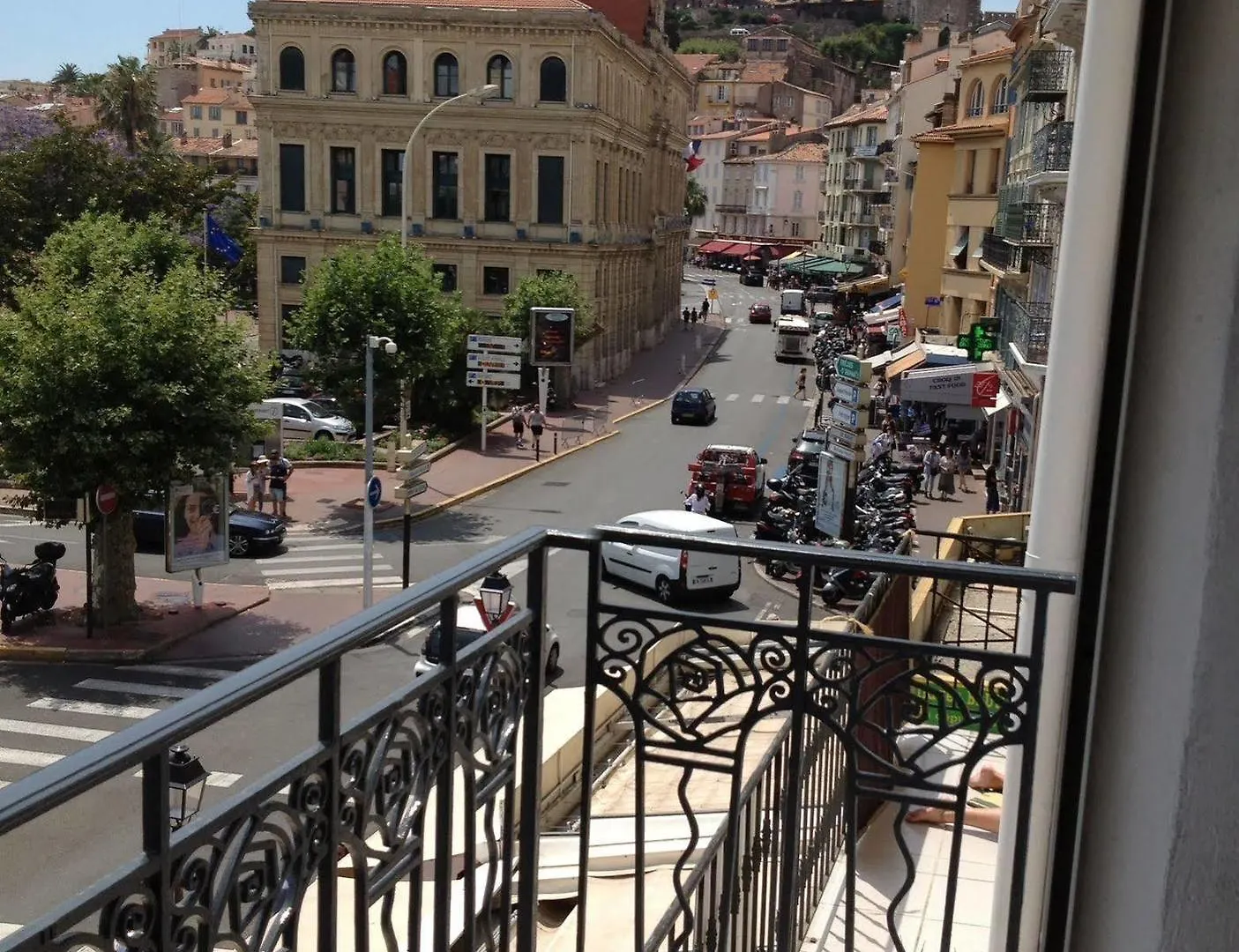 Appartements Palais Gothique Cannes Apartment
